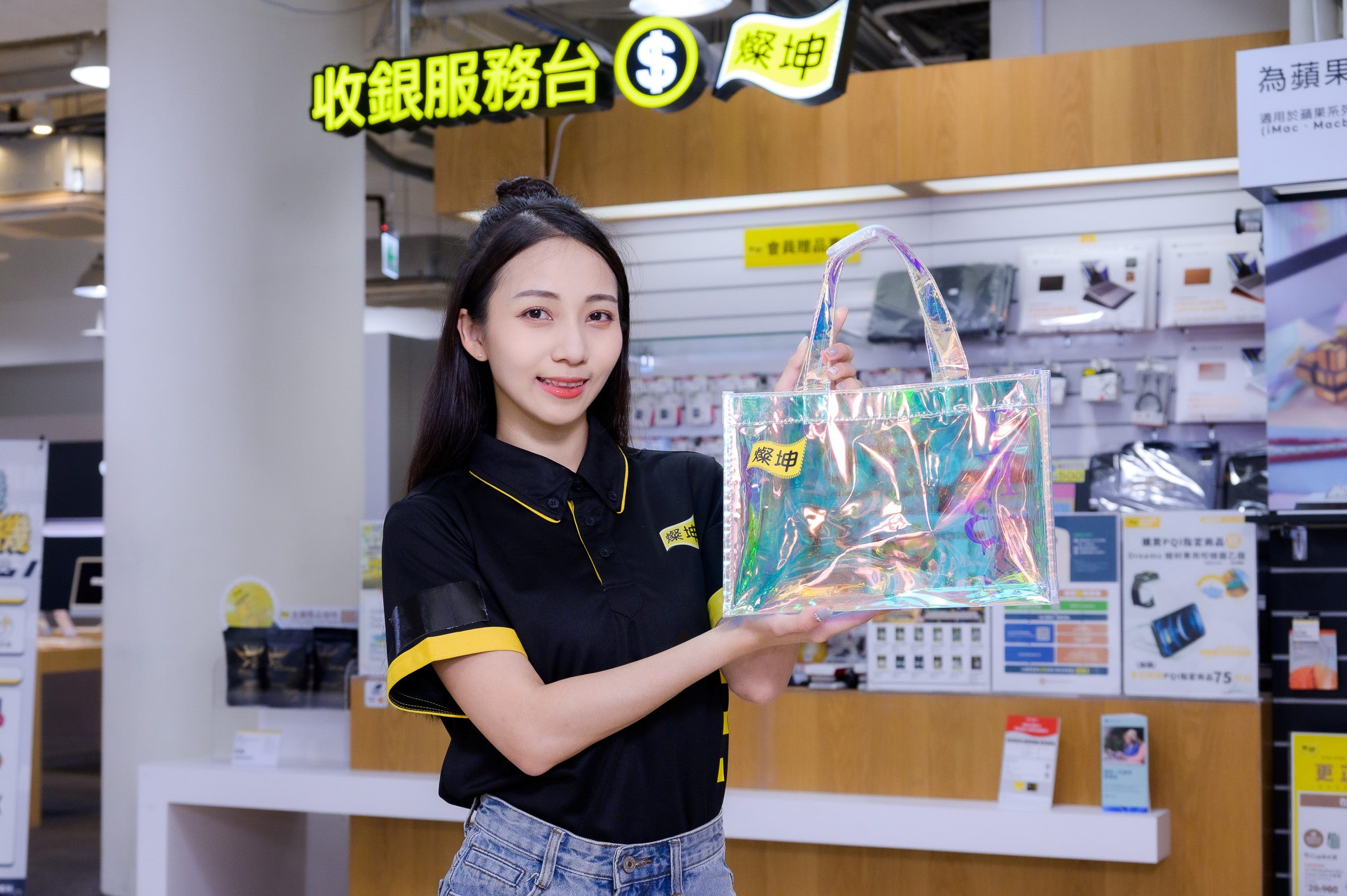 3C家電神卡「台新燦坤聯名卡」獨享最高回饋8%，來店消費滿額贈專屬來店禮